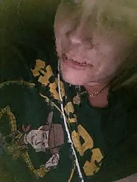 Snapshot of Off_the_Lesh chatting on 11.05.25 Off the Lesh online show from 11.05.25