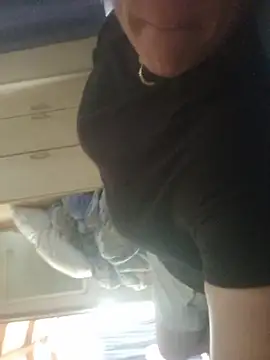 Snapshot of Off_the_Lesh chatting on 11.21.25 Off the Lesh online show from 11.21.25