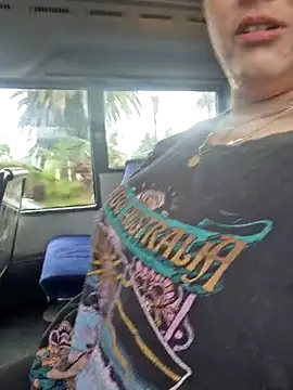 Snapshot of Off_the_Lesh chatting on 02.19.26 Off the Lesh online show from 02.19.26