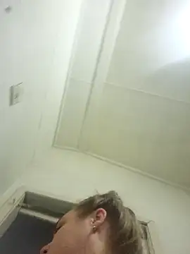 Snapshot of Off_the_Lesh chatting on 03.19.26 Off the Lesh online show from 03.19.26