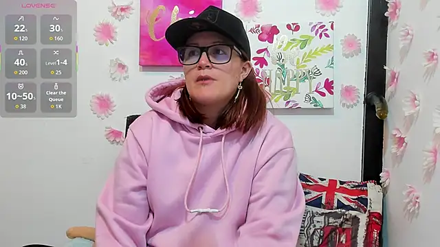 Snapshot of amberr34 chatting on 09.18.25 amberr34 online show from 09.18.25
