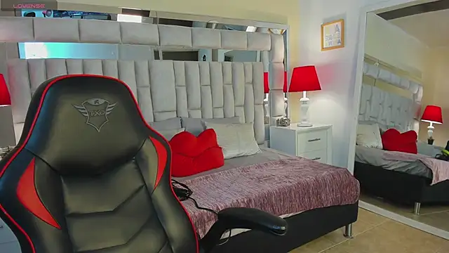 mariiahneedles online show from 01.23.25