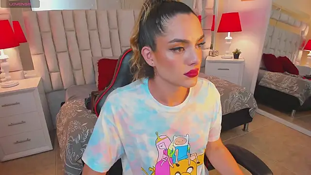 mariiahneedles online show from 02.06.25