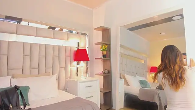 mariiahneedles online show from 11.18.25