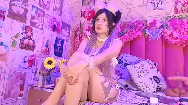 Alicebenett online show from 10.19.25