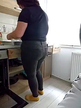 Aian09 online show from 09.29.25