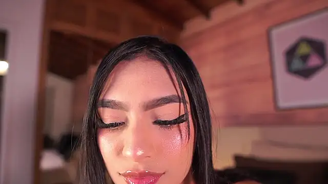 Snapshot of IzzyWild chatting on 11.27.25 IzzyWild online show from 11.27.25