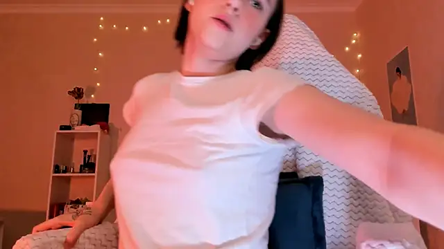 Britney Ross online show from 11.30.25