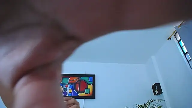 Chiqui milk  online show from 02.22.25