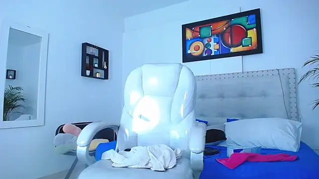 Chiqui milk  online show from 03.01.25