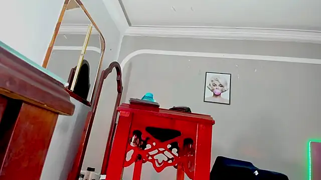 Jimena Grey online show from 12.21.25