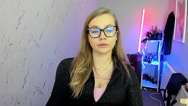 holly xglam online show from 01.18.26