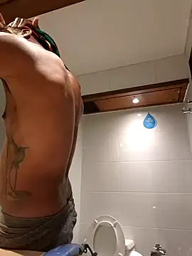 calientoboy online show from 03.22.25