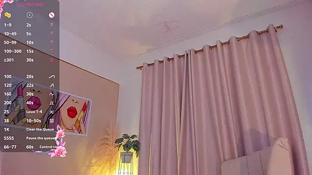 Snapshot of SkiinnyAna chatting on 01.24.25 SkiinnyAna online show from 01.24.25