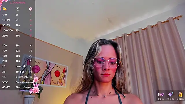 Snapshot of SkiinnyAna chatting on 02.16.25 SkiinnyAna online show from 02.16.25