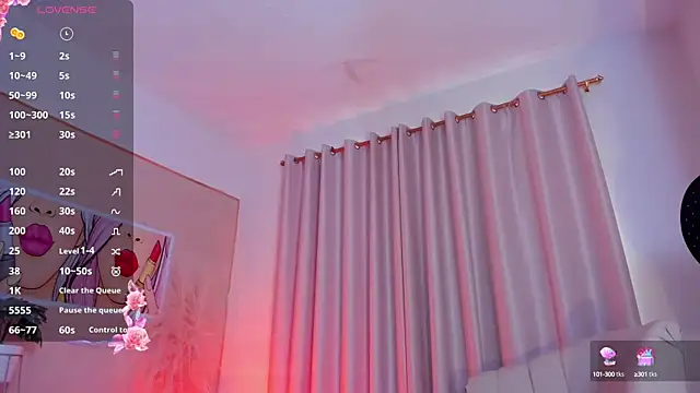 Snapshot of SkiinnyAna chatting on 02.22.25 SkiinnyAna online show from 02.22.25