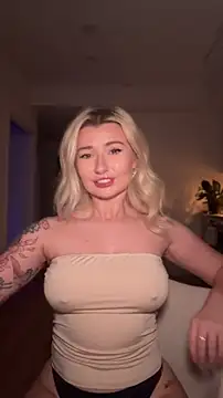 Snapshot of Anour_amour chatting on 06.17.26 Anour amour online show from 06.17.26