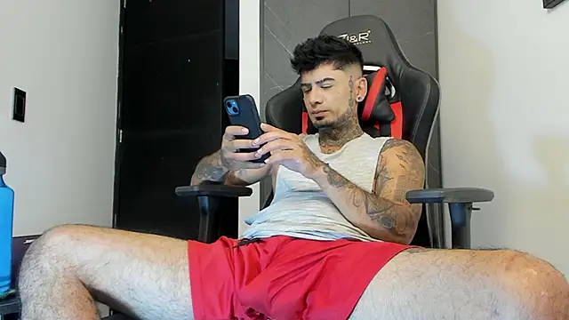 Snapshot of sergiio_mesa27 chatting on 12.13.24 sergiio mesa27 online show from 12.13.24