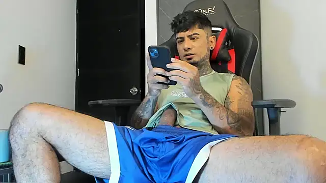 Snapshot of sergiio_mesa27 chatting on 12.16.24 sergiio mesa27 online show from 12.16.24