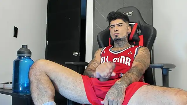 Snapshot of sergiio_mesa27 chatting on 12.22.24 sergiio mesa27 online show from 12.22.24