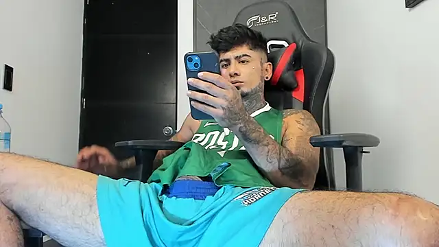 Snapshot of sergiio_mesa27 chatting on 01.16.25 sergiio mesa27 online show from 01.16.25