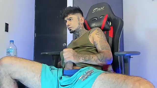 Snapshot of sergiio_mesa27 chatting on 01.21.25 sergiio mesa27 online show from 01.21.25