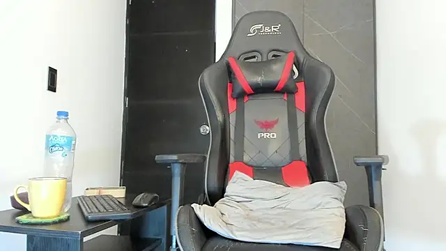 Snapshot of sergiio_mesa27 chatting on 02.20.25 sergiio mesa27 online show from 02.20.25