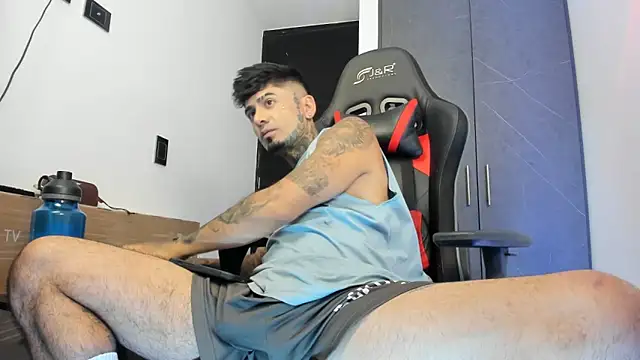 Snapshot of sergiio_mesa27 chatting on 02.23.25 sergiio mesa27 online show from 02.23.25