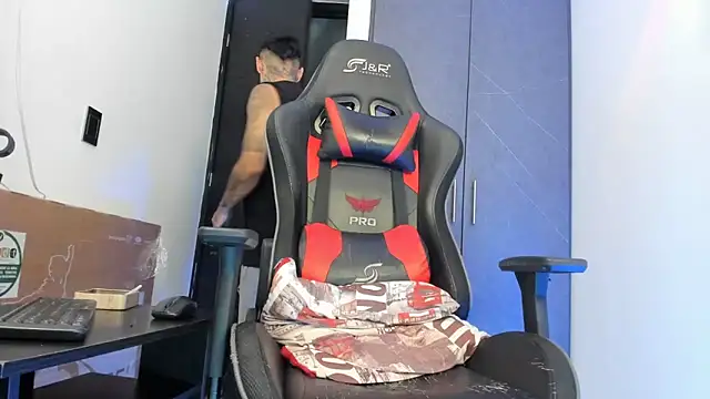 Snapshot of sergiio_mesa27 chatting on 02.26.25 sergiio mesa27 online show from 02.26.25