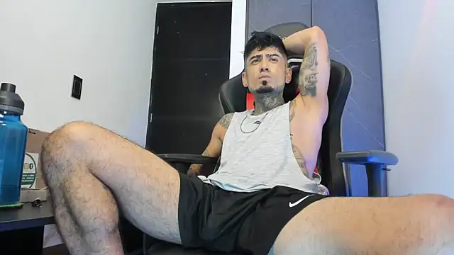 Snapshot of sergiio_mesa27 chatting on 02.28.25 sergiio mesa27 online show from 02.28.25