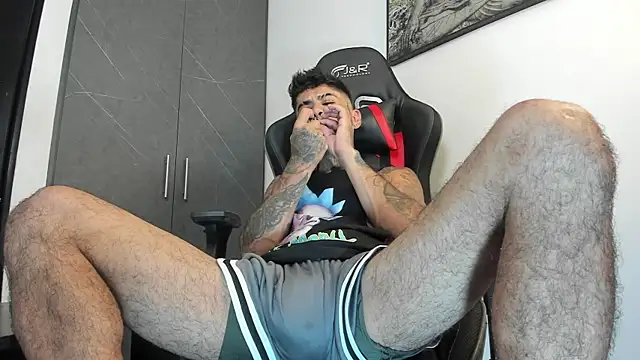 Snapshot of sergiio_mesa27 chatting on 09.30.25 sergiio mesa27 online show from 09.30.25