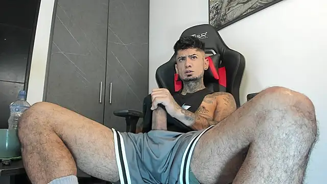 Snapshot of sergiio_mesa27 chatting on 09.30.25 sergiio mesa27 online show from 09.30.25