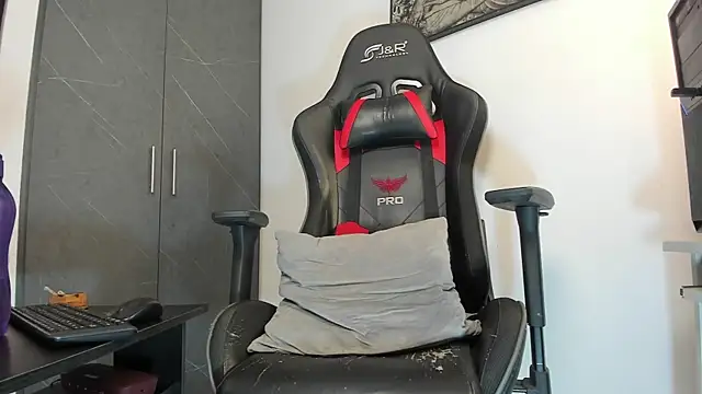 Snapshot of sergiio_mesa27 chatting on 10.05.25 sergiio mesa27 online show from 10.05.25