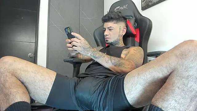 Snapshot of sergiio_mesa27 chatting on 10.05.25 sergiio mesa27 online show from 10.05.25