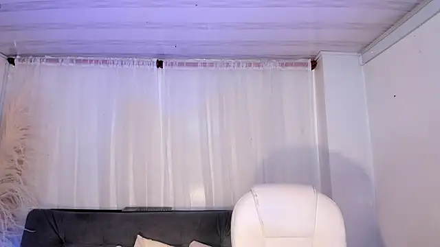 Snapshot of miel_gomez chatting on 02.08.25 miel gomez online show from 02.08.25