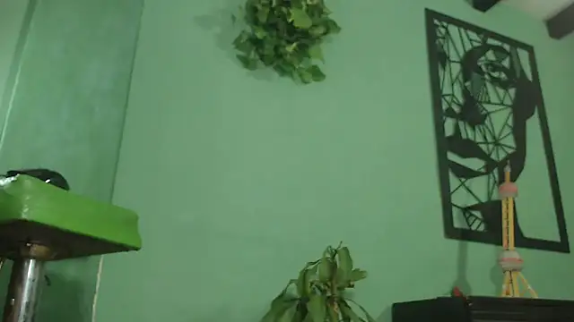 Snapshot of thirstymoonxx chatting on 09.14.25 thirstymoonxx online show from 09.14.25