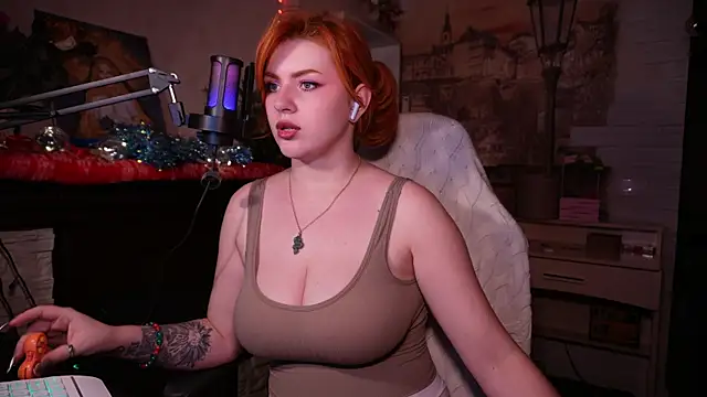 Snapshot of Chriss_Fox chatting on 01.10.25 Chriss Fox online show from 01.10.25