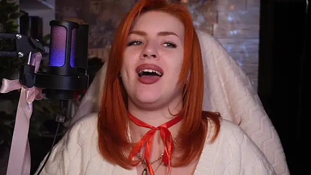 Snapshot of Chriss_Fox chatting on 02.12.25 Chriss Fox online show from 02.12.25