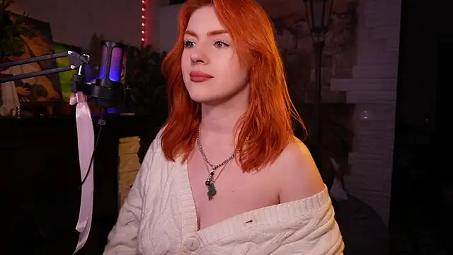 Snapshot of Chriss_Fox chatting on 03.19.25 Chriss Fox online show from 03.19.25