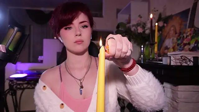 Snapshot of Chriss_Fox chatting on 11.23.25 Chriss Fox online show from 11.23.25