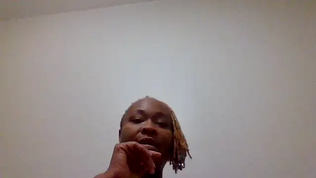 Snapshot of AllLeggs chatting on 12.21.24 AllLeggs online show from 12.21.24