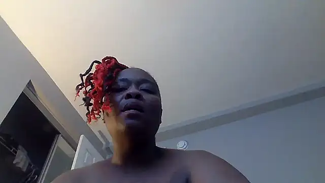 Snapshot of AllLeggs chatting on 03.18.25 AllLeggs online show from 03.18.25