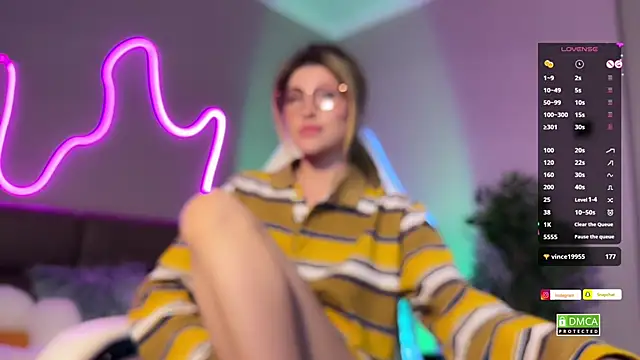 Snapshot of ellie_miu chatting on 12.21.24 ellie miu online show from 12.21.24