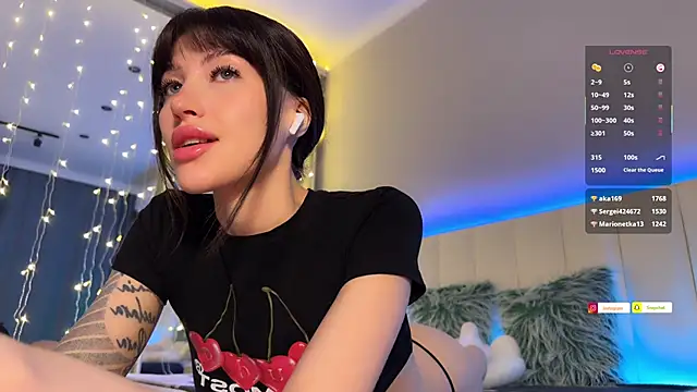 Snapshot of ellie_miu chatting on 02.16.26 ellie miu online show from 02.16.26