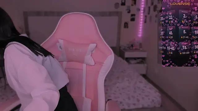 Snapshot of CoddleWeeper_ chatting on 12.30.24 CoddleWeeper online show from 12.30.24