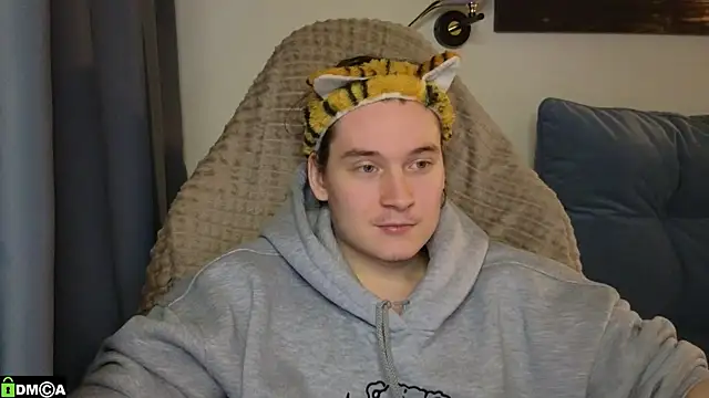 MoreRealAlex online show from 04.19.26