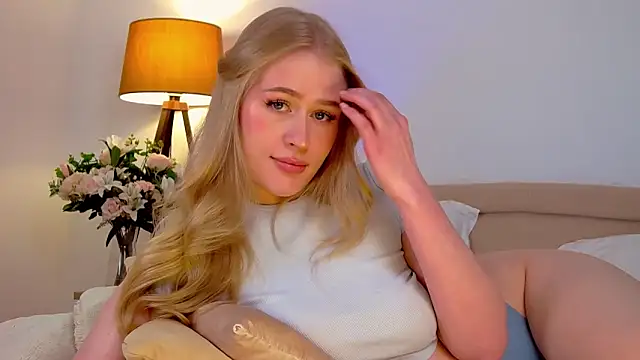 JuliaJaee online show from 01.21.25