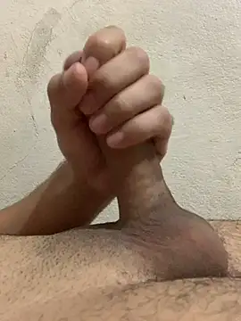 Snapshot of rodrig3105 chatting on 02.22.25 rodrig3105 online show from 02.22.25