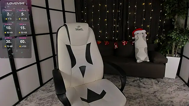 Snapshot of risingrose_ chatting on 12.26.24 risingrose online show from 12.26.24