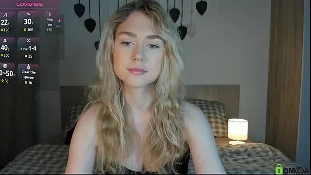 Snapshot of TheVanessaMaes chatting on 11.15.25 TheVanessaMaes online show from 11.15.25